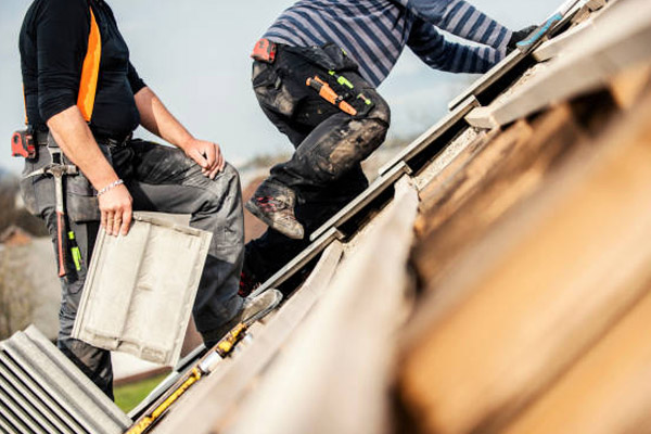 Chantier de rénovation complète de toiture en tuiles à Auzeville-Tolosane